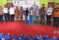 Pemkab Mura menyalurkan 202 paket sembako kepada masyarakat Kecamatan Seribu Riam melalui kegiatan Operasi Pasar atau Pasar Murah, Selasa (27/1/2026)