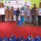 Pemkab Mura menyalurkan 202 paket sembako kepada masyarakat Kecamatan Seribu Riam melalui kegiatan Operasi Pasar atau Pasar Murah, Selasa (27/1/2026)