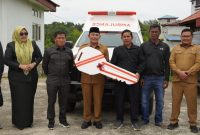 Wabup Mura Rahmanto Muhidin Serahkan Ambulans 