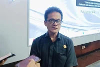 Anggota Komisi I DPRD Kalimantan Tengah, Yohannes Freddy Ering, mendorong penguatan sinergi antara pemerintah provinsi dan pemerintah kabupaten/kota guna mengoptimalkan pendapatan daerah dari sektor pajak, di Palangka Raya.(17/2/26)