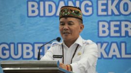 Gubernur Kalimantan Tengah Agustiar Sabran saat memberikan sambutan pada kunjungan silaturahmi dan ramah tamah Staf Khusus Presiden Republik Indonesia Bidang Ekonomi Kreatif Yovie Widianto di Istana Isen Mulang, Rumah Jabatan Gubernur Kalimantan Tengah, Selasa (10/2/2026).