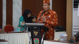 Sahli Yuas Elko sampaikan sambutan dalam kegiatan Rapat Koordinasi Daerah dalam rangka Stabilisasi Harga dan Ketersediaan Barang Kebutuhan Pokok Menjelang Ramadan dan Hari Raya Idulfitri 1447 H. (12/2/26)