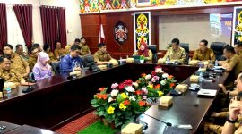 Pemkab Mura rapat terkait pemeriksaan bersama Badan Pemeriksa Keuangan (BPK) Republik Indonesia Perwakilan Kalimantan Tengah (Kalteng) yang digelar di Aula A Kantor Bupati Murung Raya, Senin (2/2/2026). (Foto : Diskominfo SP Mura)