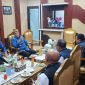 Wakil Gubernur Edy Pratowo dalam meninjau proses tes urine pada ASN. (18/2/26)
