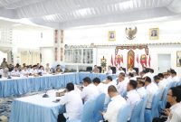 Rapat Sosialisasi Implementasi Kartu Huma Betang Sejahtera (KHBS) yang digelar Pemprov Kalimantan Tengah di Istana Isen Mulang Palangka Raya sebagai langkah memastikan bantuan sosial tepat sasaran. (25/2/26)