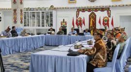 Pemprov Kalteng gelar Rakor Kartu Huma Betang Sejahtera 2026. Program bansos Rp400 ribu menargetkan 300 ribu keluarga miskin dan rentan di 13 kabupaten dan 1 kota. (26/2/26)