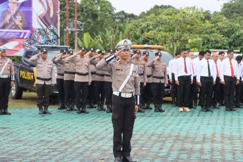 Polres Mura menggelar Apel Gelar Pasukan Operasi Keselamatan Telabang 2026 di lapangan apel Mapolres Murung Raya, Senin (2/2/2026).