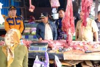 Bupati Mura Heriyus, bersama Perangkat Daerah dan instansi terkait melaksanakan monitoring ketersediaan pasokan serta harga barang kebutuhan pokok di sejumlah titik pasar dan toko setempat, Selasa (10/2/2026)