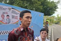Plt Kepala Dinas Kominfosantik Kalteng, Rangga Lesmana, saat diwawancarai awak media di Kantor Gubernur Kalimantan Tengah, Palangka Raya, baru-baru ini, terkait layanan aduan dan transparansi penyaluran bantuan sosial melalui program Kartu Huma Betang Sejahtera (KHBS). (23/2/26)