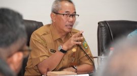 Sekretaris Daerah Kota Palangka Raya, Arbert Tombak, menyampaikan kebijakan penyesuaian jam kerja ASN selama bulan suci Ramadan 1447 H. Kebijakan ini diharapkan dapat menjaga keseimbangan antara pelaksanaan ibadah puasa dan pelayanan publik. (18/2/26)