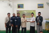 PT Suprabari Mapanindo Mineral (SMM), melalui tim Corporate Social Responsibility (CSR) menggelar doa bersama serta menyerahkan santunan untuk anak yatim dan dhuafa di Panti Asuhan Khoirunnas, Muara Teweh, Barito Utara, Ahad, 1 Februari 2026. Foto: PT SMM untuk 1tulah.com