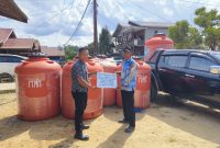 PT MPG membantu 10 unit tandon untuk penampungan air bersih di Desa Makunjung, Kecamatan Barito Tuhup Raya, Murung Raya, Jumat, 30 Januari 2025. Foto: PT MPG