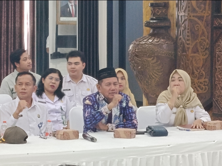 Legislator DPRD Barito Utara (Barut), H Al Hadi, turut menghadiri audiensi yang digelar Kepala Badan Narkotika Nasional Provinsi (BNNP) Kalteng Brigjen Pol Mada Roostanto, bersama jajaran Pemkab Barut Barito Utara di Balai Antang, Muara Teweh, pada Rabu, 11 Februari 2026. Foto: Istimewa