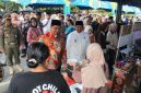 Bupati Barito Utara (Barut), Kalteng, H Shalahuddin, secara resmi membuka Pasar Ramadan 1447 Hijriah yang digelar di depan Masjid Raya Shirotal Mustaqim, Jalan Imam Bonjol, Kamis, 19 Februari 2026. Foto: Istimewa