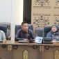 Anggota DPRD Barito Utara (Barut), Kalteng, Hasrat saat mengikuti rapat dengar pendapat atau RDP bersama perwakilan maskapai Lion Grup yang menaungi Wings Air dan manajemen Bandara Haji Muhammad Sidik (HMS) Muara Teweh, di ruang rapat gedung dewan setempat, Kamis, 19 Februari 2026. Foto: Ahya/kaltenglima.com