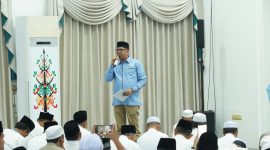 Staf Ahli Gubernur Bidang Pemerintahan, Hukum, dan Politik H. Darliansyah saat memberikan sambutan