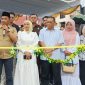 Sekda Barsel Ita Minarni (foto tengah) bersama Wakil Bupati Kristianto Yudha (foto kiri) dan sejumlah Kepala OPD saat menghadiri acara pembukaan pasar Ramadhan 1447 H/2026 M di halaman pasar Palaza Beringin Buntok, Kamis (19/2/206). Foto. Alifansyah/1tulah.com