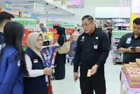 Pengawasan pangan Ramadan di Palangka Raya menemukan produk bermasalah. BBPOM minta pedagang patuhi aturan izin edar dan kedaluwarsa. (21/2/26)