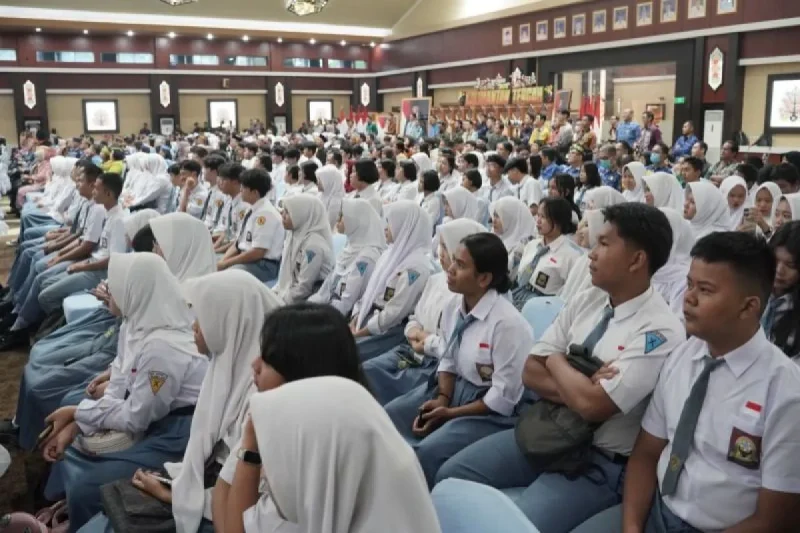 Plt. Kepala Dinas Pendidikan Kalimantan Tengah Reza Prabowo menyampaikan kebijakan penggunaan gawai di sekolah Kalimantan Tengah sebagai upaya meningkatkan disiplin belajar serta mencegah perundungan dan penyebaran konten negatif di lingkungan pendidikan. (7/3/26)