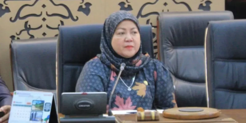 Wakil Ketua II DPRD Barito Utara, Hj. Henny Rosgiaty Rusli. Foto-Ahya