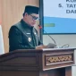 Bupati Barito Utara, H. Shalahuddin menyampaikan nota keterangan usulan Raperda pada sidang paripurna yang digelar DPRD Barito Utara, Senin (23/2). Foto-ist