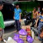 Anggota DPRD Kabupaten Barito Utara ((Partai Demokrat), Patih Herman AB menyalurkan bantuan untuk korban musibah kebakaran di Jalan Meranti, RT 10,Gang Keluarga, Muara Teweh, Minggu, 1 Februari 2026.(dok pribadi Patih Herman AB)