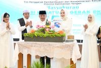 Gubernur Kalimantan Tengah Agustiar Sabran bersama Ketua TP PKK Kalteng Aisyah Thisia Agustiar Sabran menghadiri tasyakuran dan buka puasa bersama dalam rangka peringatan HKG PKK ke-54 Tahun 2026 di Palangka Raya, Kamis (12/3/26).