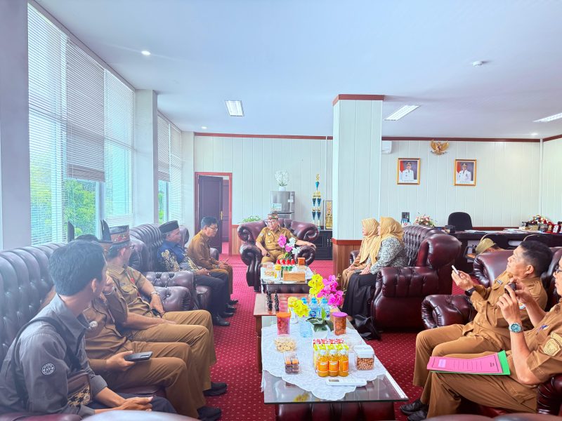 Audiensi dan koordinasi antara Pemkab Murung Raya bersama panitia pelaksana dengan Pemerintah Provinsi Kalimantan Tengah di Palangka Raya terkait pelaksanaan MTQ Korpri, Selasa (31/03/2026). Foto : ist