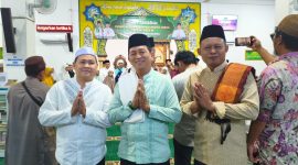 Anggota DPRD H Nurul Aini(tengah) ketika mengikuti kegiatan safari Ramadan bupati di Desa Bukit Sawit, Rabu(4/3/2026). Foto.Dadang