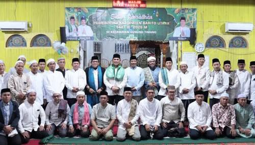 Foto Bupati Barito Utara H. Shalahuddin bersama Wakil Bupati Felix Sonadie Y. Tingan melaksanakan Safari Ramadan 1447 Hijriah