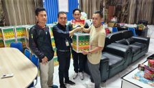 Foto Kepala Dinas Pendidikan Kabupaten Barito Utara, Syahmiluddin A. Surapati, SP, M.Si memberikan perhatian kepada para wartawan yang bertugas di wilayah Barito Utara