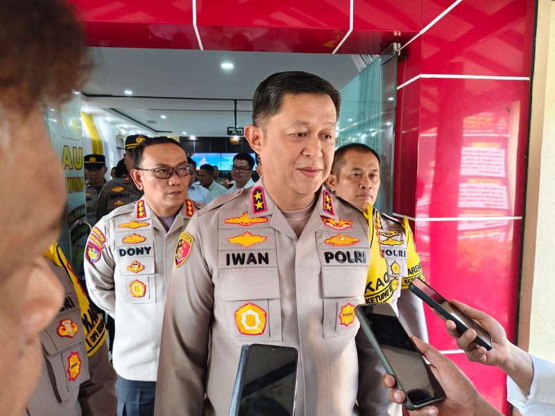 Kapolda Irjen Pol Iwan Kurniawan saat mengunjungi Polres Barito Utara. Foto.Dadang Hardiwan