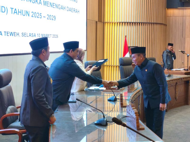 Foto dalam Sidang Paripurna IV Masa Sidang II