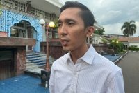 Plt Kepala Diskominfosantik Kalimantan Tengah Rangga Lesmana menyampaikan penjelasan terkait proses penyaluran dan verifikasi data penerima Kartu Huma Betang Sejahtera di Palangka Raya. (29/3/26)