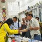 Gubernur Kalimantan Tengah Agustiar Sabran saat bersilaturahmi dan berdialog dengan mahasiswa dari berbagai perguruan tinggi di Palangka Raya terkait rencana pelibatan staf khusus mahasiswa Kalteng dalam mendukung program pembangunan daerah. (29/3/26)
