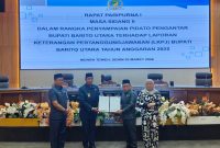 Foto dalam Rapat Paripurna I, Masa Sidang II, DPRD Barito Utara