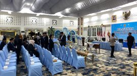 Suasana persiapan pelantikan Sekretaris Daerah (Sekda) Provinsi Kalimantan Tengah di Istana Isen Mulang, Rumah Jabatan Gubernur Kalteng, Palangka Raya, Selasa malam. Sejumlah pejabat Forkopimda dan kepala OPD Pemprov Kalteng mulai berdatangan menjelang prosesi pelantikan. (31/3/26)