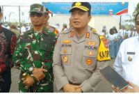 Kapolres Barsel AKBP Jecson R. Hutapea (tengah) didampingi Wakil Bupati, Dandim 1012/Buntok dan Ketua DPRD saat diwawancarai wartawan usai acara apel gelar pasukan Operasi Ketupat, Kamis (12/3/2026). Foto. Alifansyah/1tulah.com