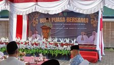 Dandim 1012/Buntok Letkol Inf Muhammad Edi saat berpidato pada acara buka puasa bersama Pemkab Barsel dan jajaran unsur Forkopimda, Selasa (10/3/2026). Foto. Alifansyah/1tulah.com