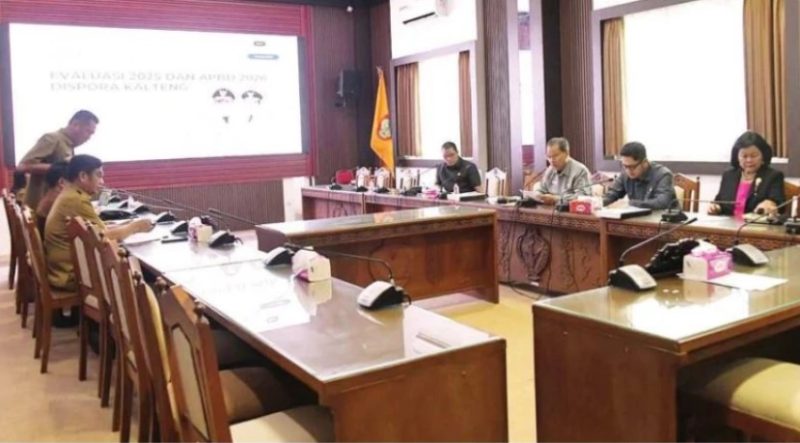 Komisi III DPRD Kalimantan Tengah saat rapat evaluasi program kerja dengan Dinas Kepemudaan dan Olahraga Provinsi Kalimantan Tengah, di ruang rapat Komisi III, Senin (2/3/2026).Foto:Istimewa