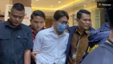 Dokter Richard Lee akhirnya dijebloskan ke sel Polda Metro Jaya pada Jumat (6/3/2026) pukul 21.50 terkait kasus dugaan tindak pidana perlindungan konsumen dan UU Kesehatan. [Tiara Rosana/Suara.com] 