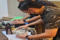 Kejaksaan Agung RI menggeledah Kantor PT AKT terkait kasus dugaan tambang ilegal. [Foto:Istimewa] 