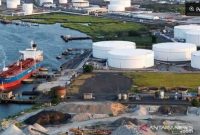 Ilustrasi kilang minyak. [Antara] 