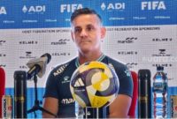 Pelatih Timnas Indonesia, John Herdman saat konferensi pers di jakarta (Suara.com/Adie Prasetyo Nugraha).