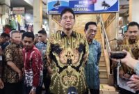 Menkeu Purbaya Yudhi Sadewa menyampaikan tidak adanya kenaikan harga BBM di Yogyakarta, Selasa (17/3/2026). [Suara.com/Putu] 