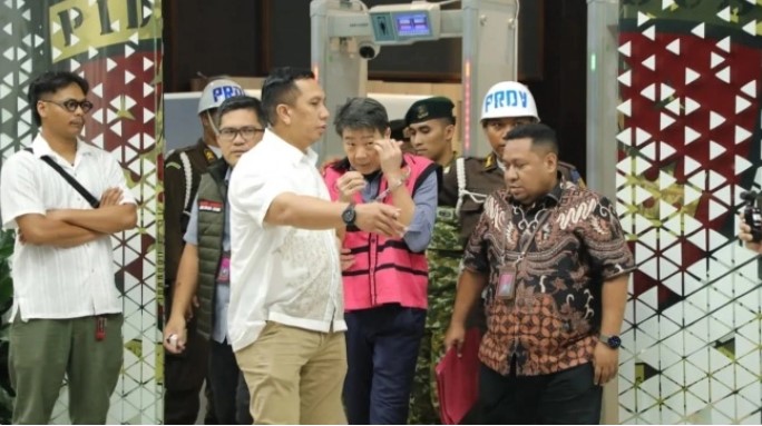 Kejaksaan Agung RI menetapkan Samin Tan sebagai tersangka kasus dugaan korupsi pengelolaan tambang batu bara PT Asmin Koalindo Tuhup (AKT) di Kabupaten Murung Raya, Kalimantan Tengah, Jumat (27/3/2026) malam. [Foto: Dok. Kejaksaan Agung RI) 