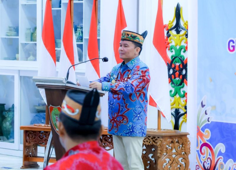 Gubernur Kalimantan Tengah Agustiar Sabran bersama Wakil Gubernur Edy Pratowo dan Pj Sekda Linae Victoria Aden menerima kunjungan delegasi Parlemen Inggris yang dipimpin Barry Strachan Gardiner di Istana Isen Mulang, Palangka Raya. (1/4/26)