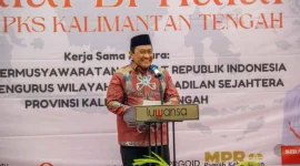 Wagub Kalteng Edy Pratowo memberikan sambutan pada Halal Bi Halal serta Sosialisasi Empat Pilar Kebangsaan yang digelar oleh Dewan Pimpinan Wilayah (DPW) Partai Keadilan Sejahtera (PKS) Provinsi Kalteng di Hotel Luwansa, Sabtu (4/4/26).