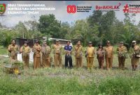 Panen bawang merah hasil program bantuan Pemerintah Provinsi Kalimantan Tengah di kawasan Tangkiling, Palangka Raya. (14/4/26)