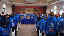 ASN Dinas Kelautan dan Perikanan Kalimantan Tengah menandatangani komitmen penerapan Core Values BerAKHLAK di Aula Dislutkan Kalteng. (16/4/26)